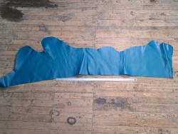Morceau de cuir de vache ferme - Bleu paon - A - Cuir en Stock