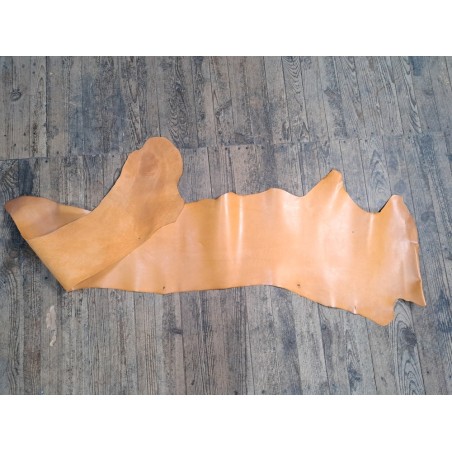 Cuir de flanc de vache - abricot - tannage végétal - Cuir en Stock