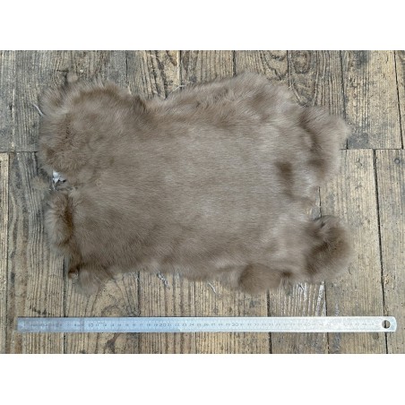 Peau de lapin en fourrure - poil havane - Cuir en Stock
