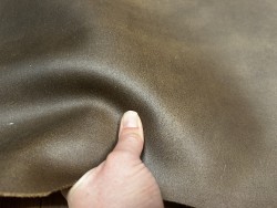 Croûte de cuir de vache tannage végétal cirée – Kaki - Cuir en Stock