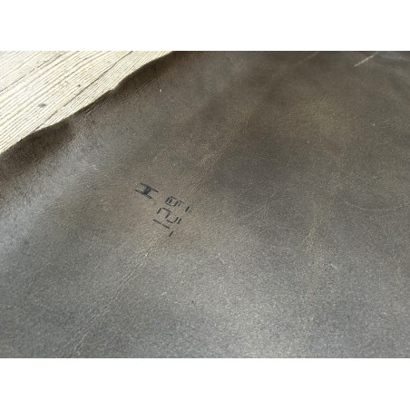 Croûte de cuir de vache tannage végétal cirée – Kaki - Cuir en Stock