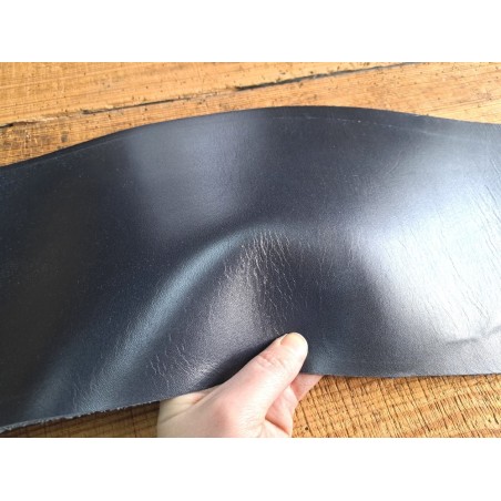 Morceau de collet tannage végétal lisse - Bleu nuit - Cuir en Stock