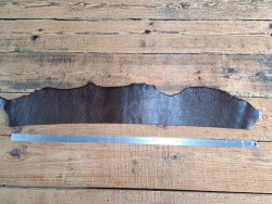 Morceau de collet tannage végétal grainé - Châtaigne - Cuir en Stock