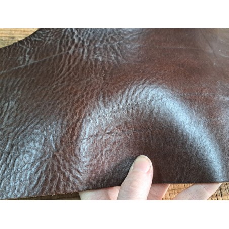 Morceau de collet tannage végétal grainé - Châtaigne - Cuir en Stock