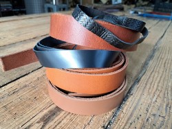 5 bandes de cuir classique ou à effet - 2ème choix