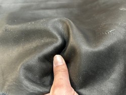 Flanc de vache – Cuir noir – Tannage minéral – Souple & élastique - choix écart - Cuir en Stock