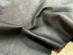 Flanc de vache – Cuir noir – Tannage minéral – Souple & élastique - choix écart - Cuir en Stock