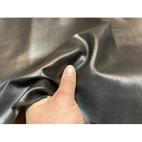 Flanc de vache – Cuir bovin finition lustrée satinée – Souple & élégant (2ᵉ choix léger) NOIR - Cuir en Stock