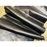 Flanc de vache – Cuir bovin finition lustrée satinée – Souple & élégant (2ᵉ choix léger) NOIR - Cuir en Stock