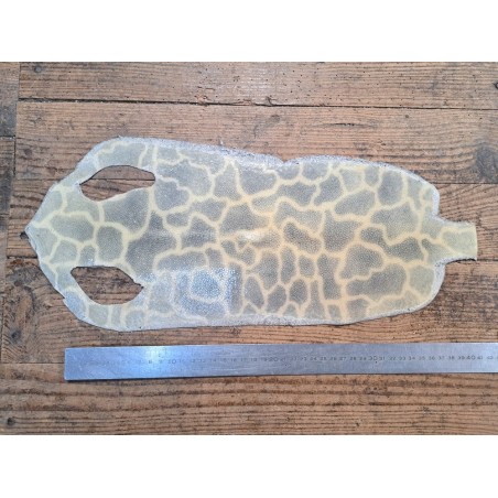 Peau de galuchat - perle centrale - cuir exotique - girafe beige/gris clair  - Cuir en stock
