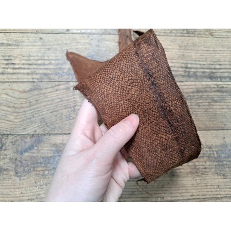 cuir cabillaud - poisson - maroquinerie - brun mat - cuirenstock