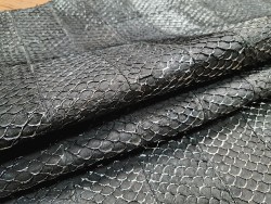 Peau de cuir de poisson tilapia noir mat - cuirenstock