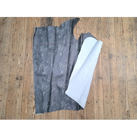 Demi peau de veau gris - graffiti - maroquinerie - Cuir en Stock