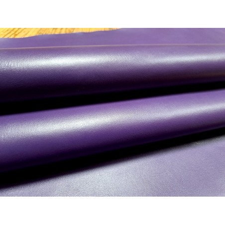 Morceau de cuir de veau lisse - Violet - B - Cuir en Stock