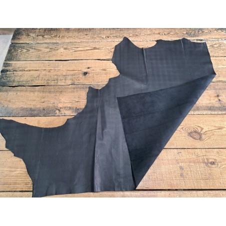 Demi peau de cuir de veau grain façon lézard - noire - maroquinerie - Cuir en stock