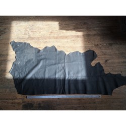 Morceau de cuir de vache grainé - Noir mat - B - Cuir en Stock