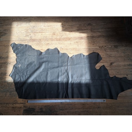 Morceau de cuir de vache grainé - Noir mat - B - Cuir en Stock