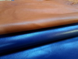 Lot de 2 peaux de cuir à petit prix - Bonnes affaires - Cuir en Stock