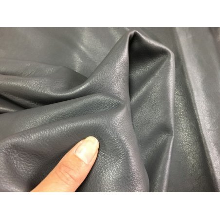 Demi-peau de cuir de veau lisse gris cuirenstock