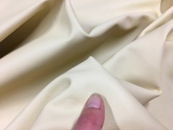 peau entière vache lisse beige cuirenstock