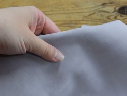 Peau de cuir de chèvre velours gris clair- Cuir en Stock