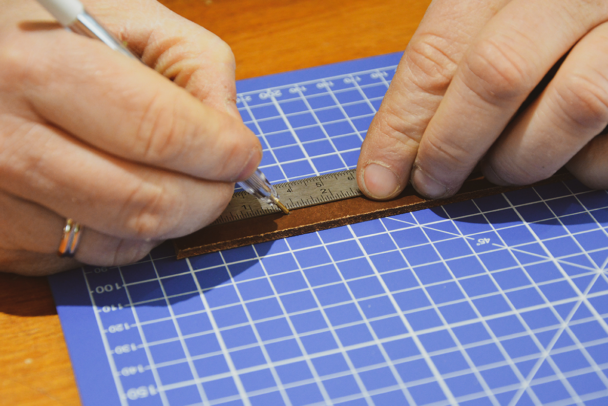 Tutoriel DIY ceinture en cuir sans couture - Cuir en Stock