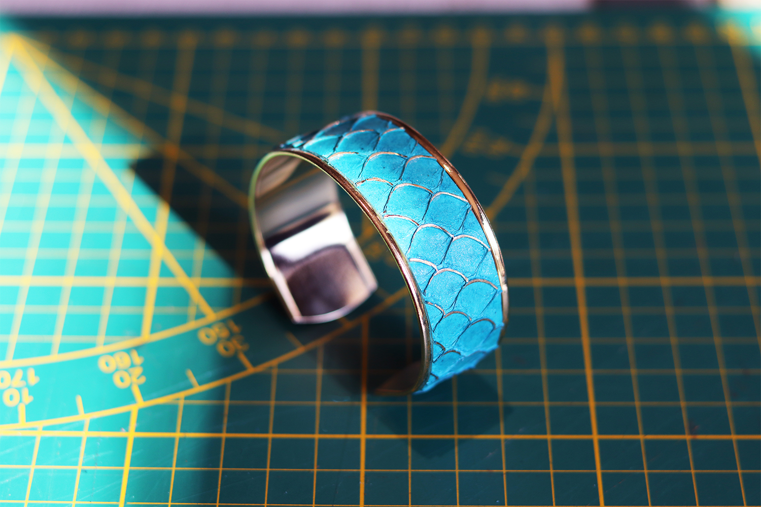 tuto Cuirenstock fabriquer un bracelet en cuir