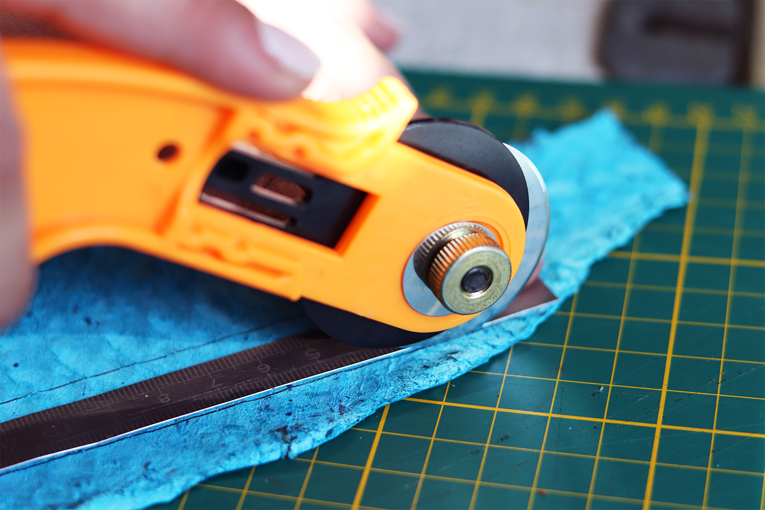 découpe cutter du cuir tuto cuirenstock