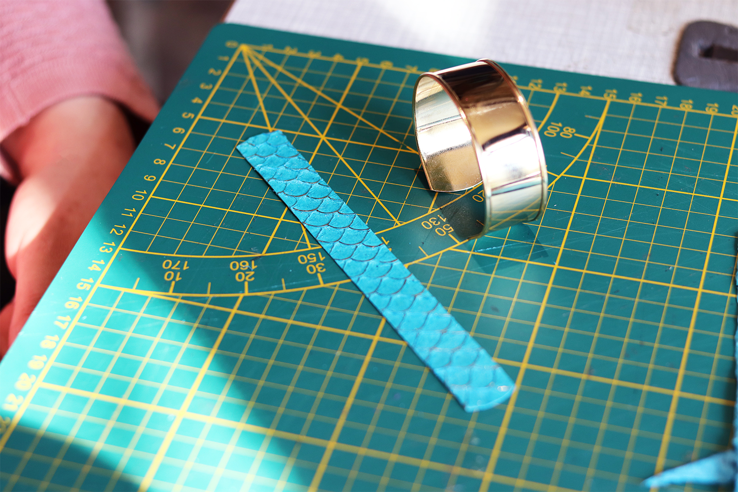création bijoux en cuir tuto facile et rapide