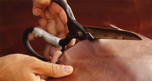Découpe du cuir cuirenstock
