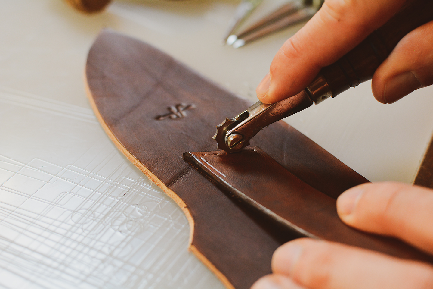 Couture passant de ceinture en cuir - Tuto diy Cuir en Stock