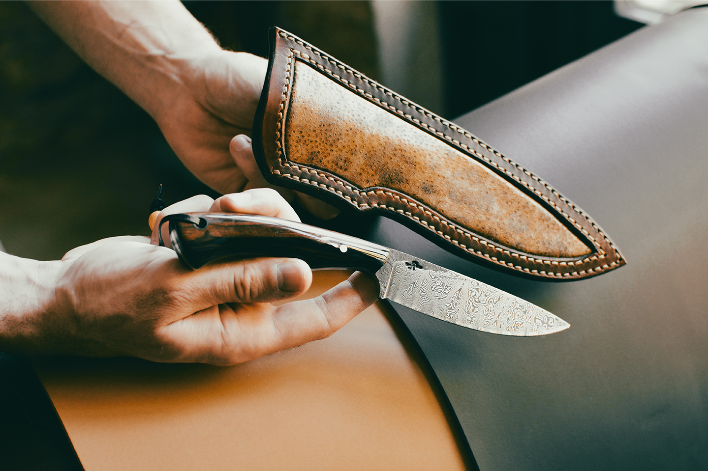 Tuto cuir - Etui pour couteau cuir de poisson - Cuir en Stock