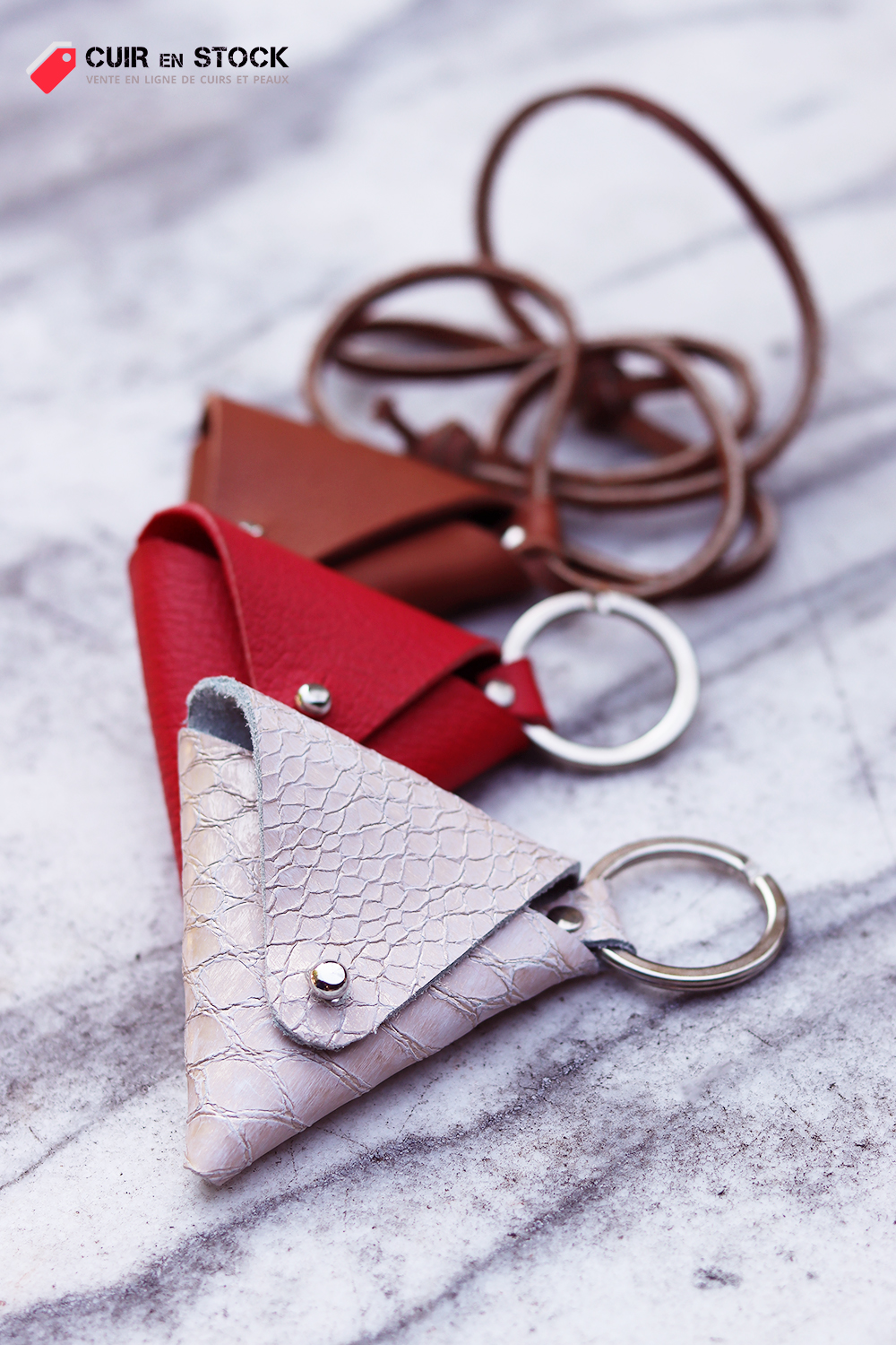 porte-monnaie en cuir tutoriel diy gratuit Cuir en Stock