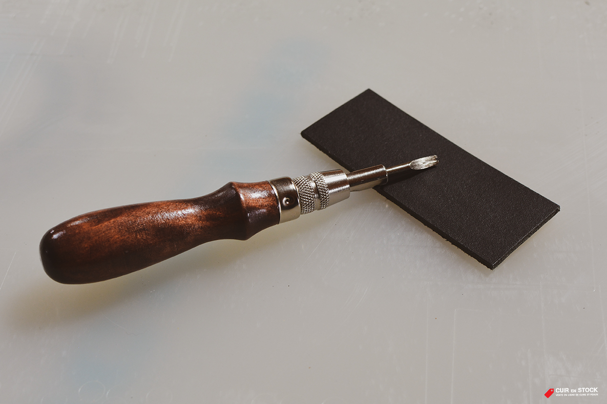Abat-carre pour travailler les tranches du cuir - Cuir en Stock